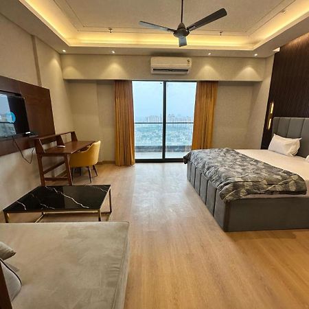 Aparthotel Urban Abodes Ghaziabad Zewnętrze zdjęcie